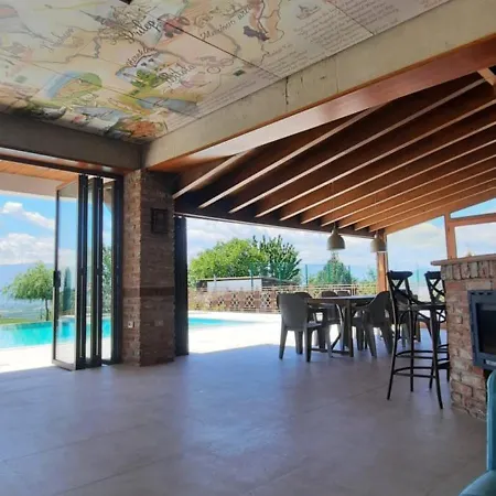 Macedonium Luxury With Big Pool & Jakuzzi וילה סקופיה