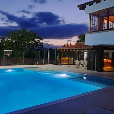 Macedonium Luxury With Big Pool & Fireplace Скоп'є