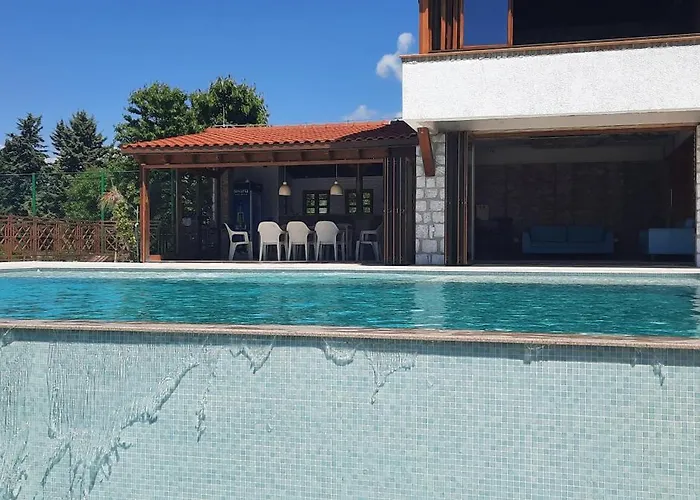 Villa Macedonium Luxury With Pool & Panoramic View Skopje