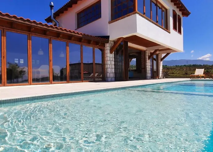 Macedonium Luxury With Big Pool & Fireplace * Skopje