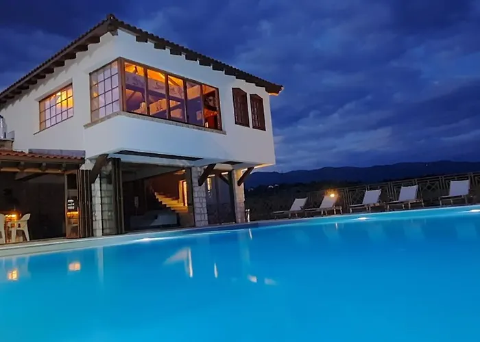 Macedonium Luxury With Big Pool & Fireplace וילה סקופיה