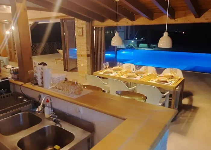 Macedonium Luxury With Big Pool & Fireplace *