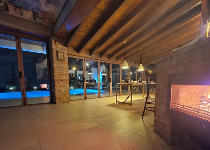 Macedonium Luxury With Big Pool & Fireplace *