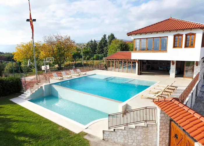 Macedonium Luxury With Big Pool & Fireplace וילה *